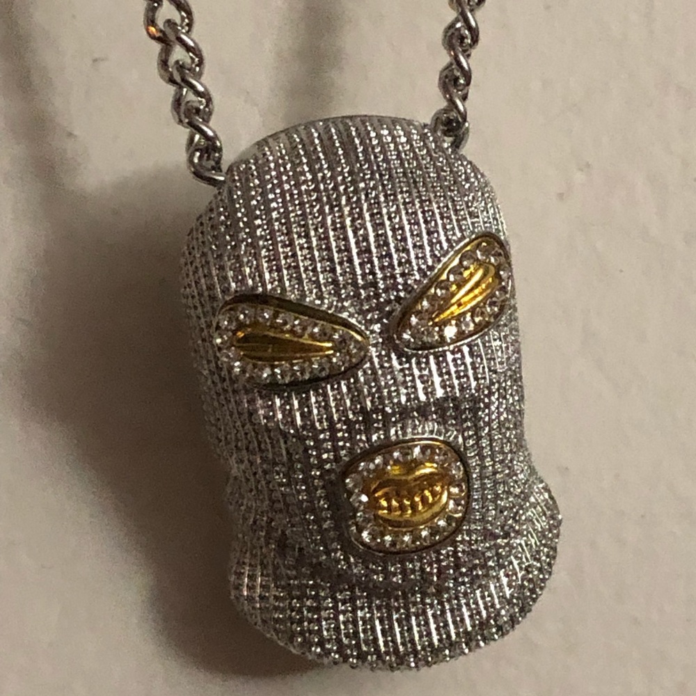 Ski mask ice chain